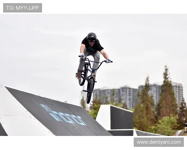 成都滑板队在极限运动世界杯中的团队协作表现精彩纷呈引发热议